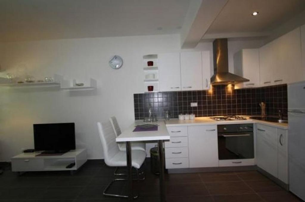 Apartment Poropat بوريتش الغرفة الصورة